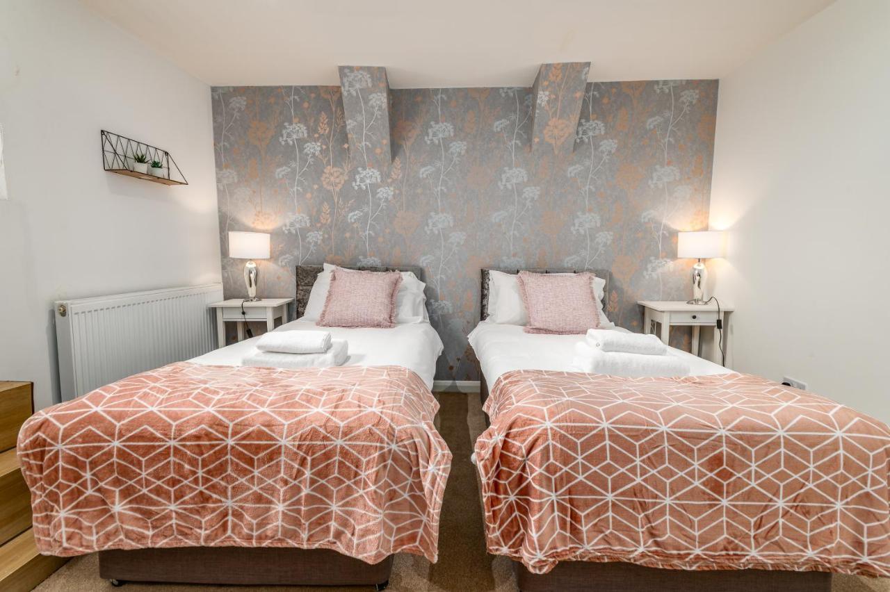 Spacious Contractor House For Large Groups - Private Parking Νορθάμπτον Εξωτερικό φωτογραφία